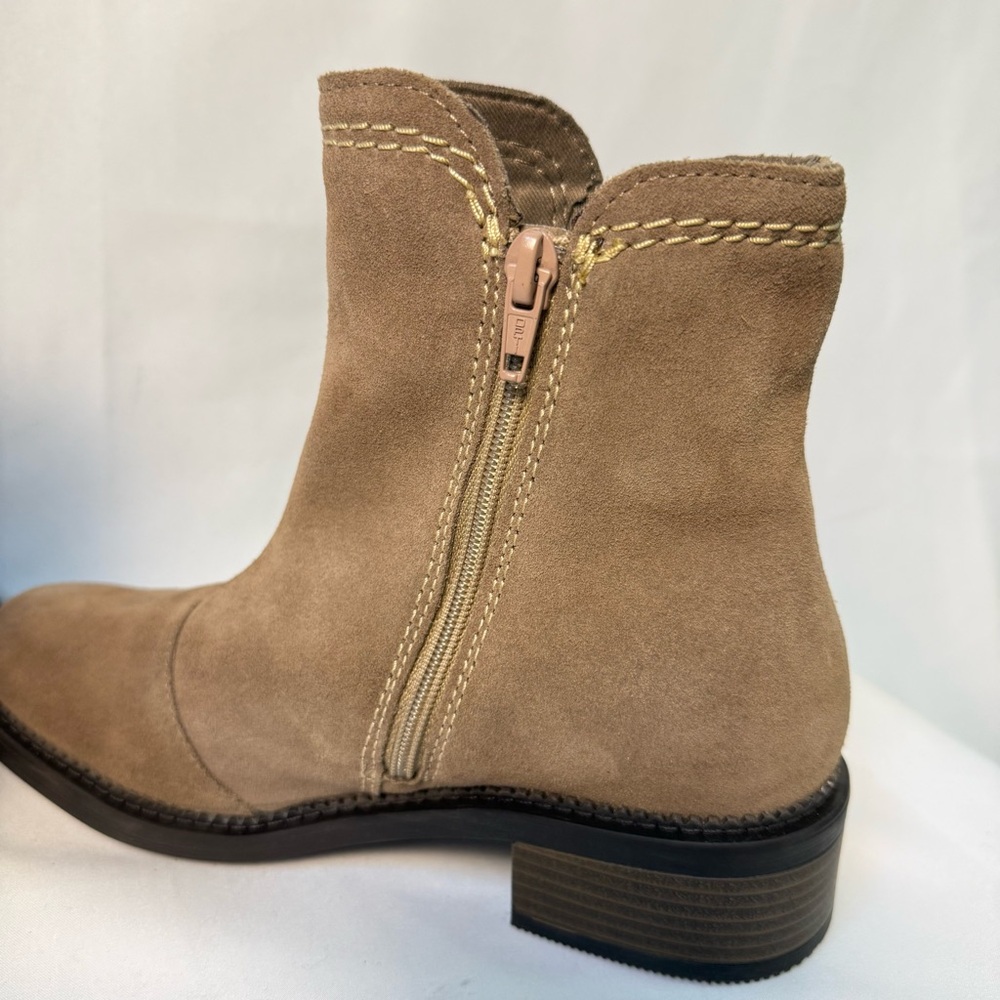 Clarks Women Maye Zip Leather Chelsea Boots 6 Pebble Suede Casual Outdoor Casual - Picture 5 of 12